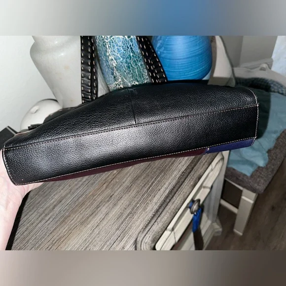 The Sak Elliott Lucca Elegant Black and Brown Leather Shoulder Bags - Picture 6 of 12